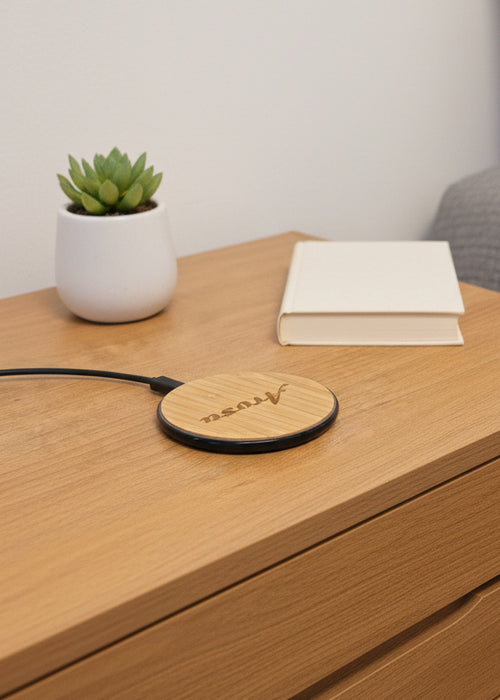 Bamboo wireless charger mit Arosa Gravur